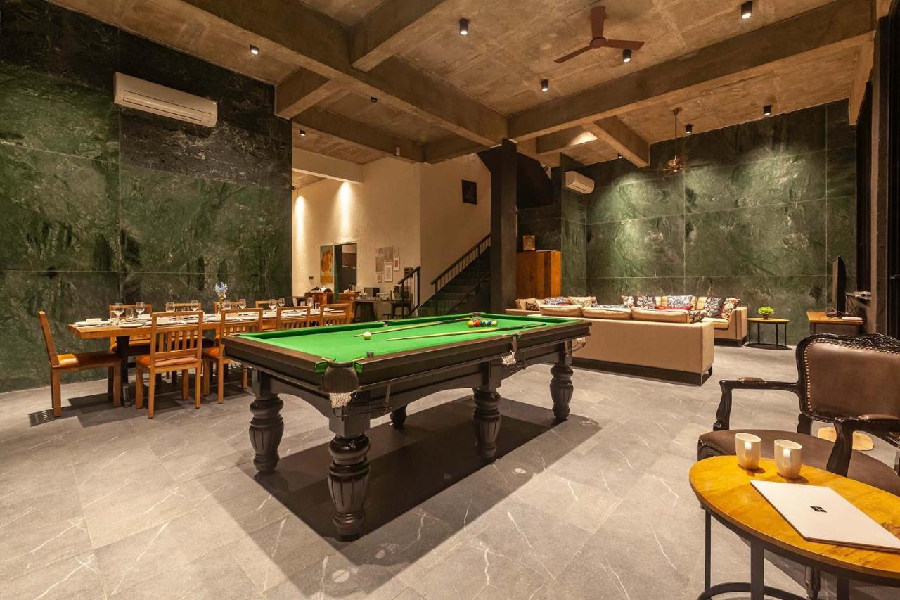 Sunset Boulevard By Stayvista - Lakeside Villa With Pet-Friendly Ambiance, Deck, Terrace, Plunge Pool & Modern Flair Karjat Exteriér fotografie